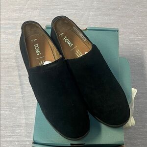 TOMS suede Black Slip-On Shoes